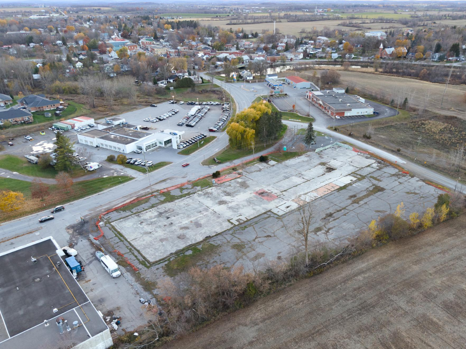 27 Elaine Crescent. An empty industrial property in Stirling Ontario.